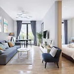 Domirra Modern Old Town 3* Breslau