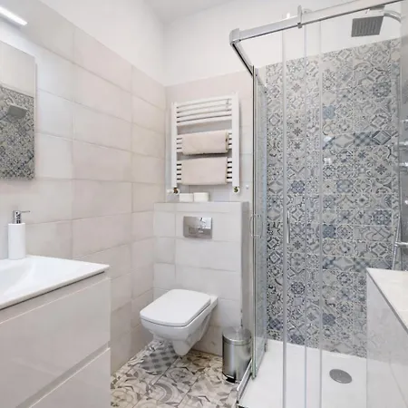 Domirra Modern Old Town 3*