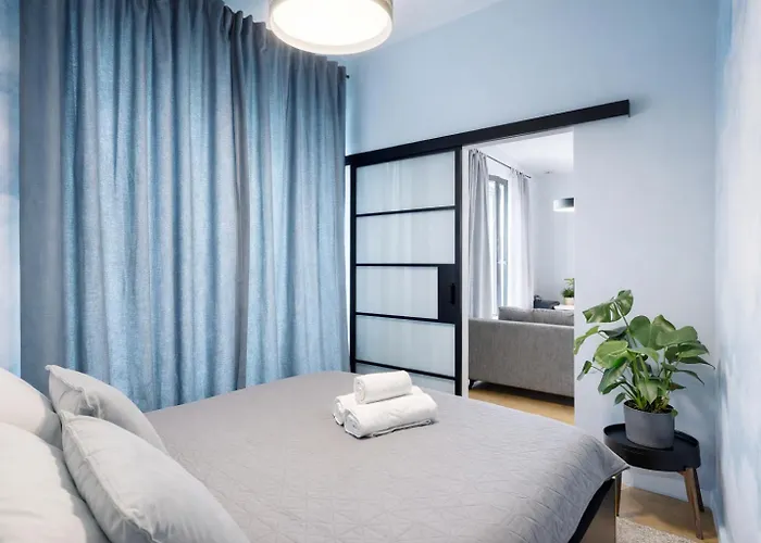 Domirra Modern Old Town *